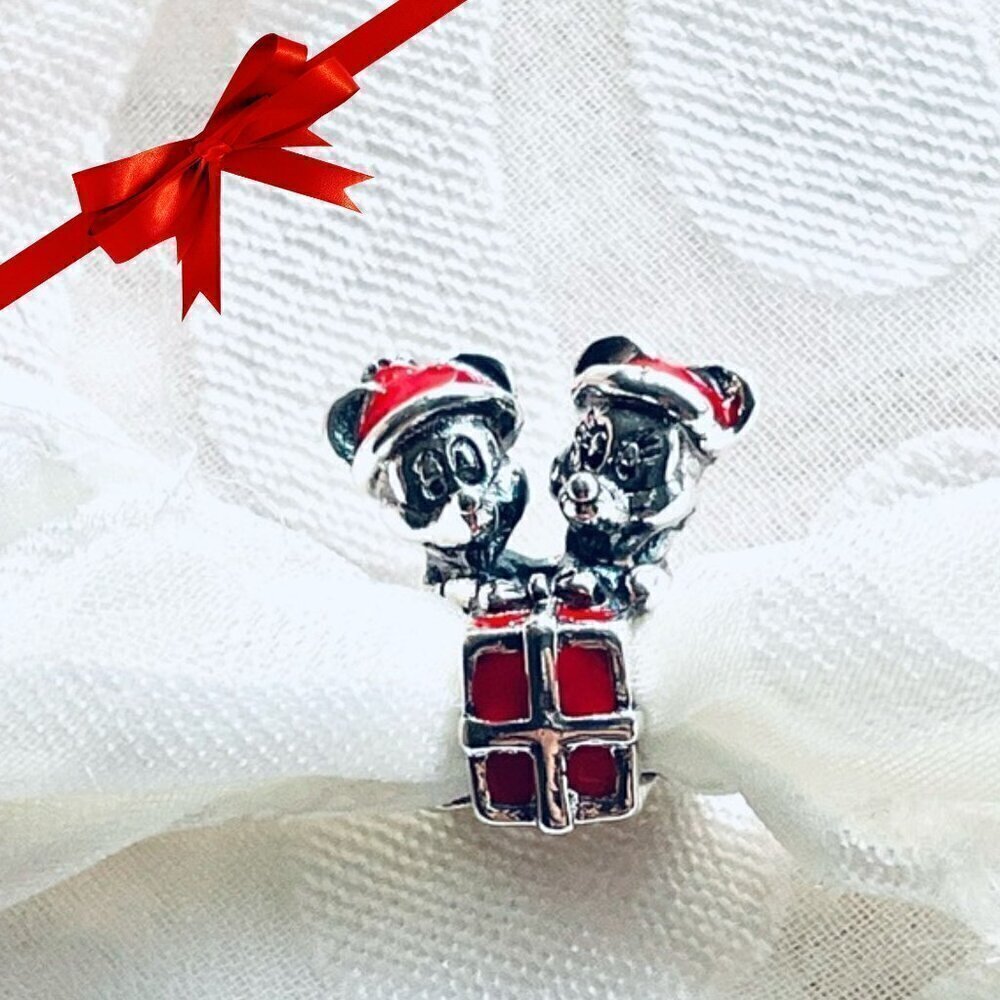 🐭 NWOT Mickey Mouse & Minnie Mouse Charm ❤️Christmas